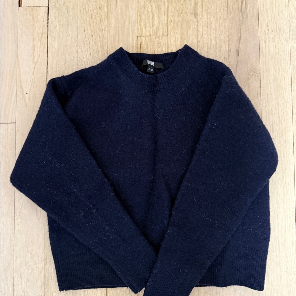 Uniqlo Women's Navy Sweater
